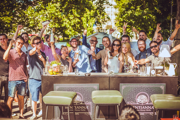 Bentianna Crowd Drinking